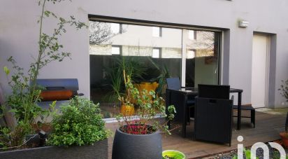 Duplex 5 rooms of 103 m² in Nantes (44300)