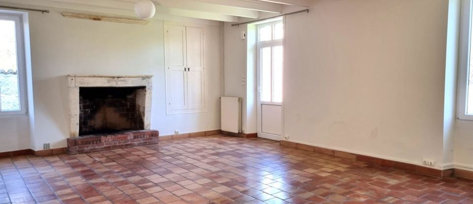 House 5 rooms of 155 m² in Segonzac (16130)