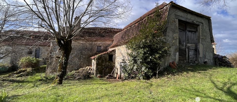 Maison de village 4 pièces de 140 m² à Belmont-Bretenoux (46130)