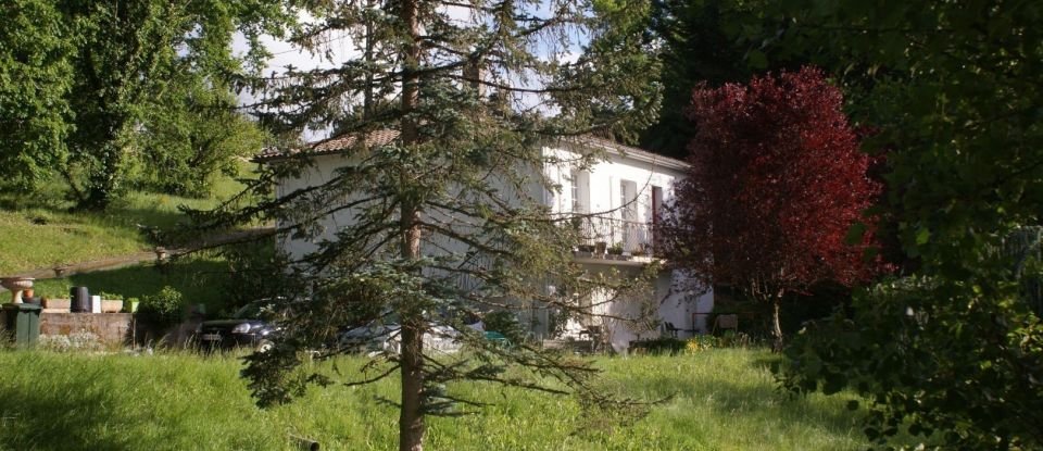 Maison 6 pièces de 145 m² à Blasimon (33540)