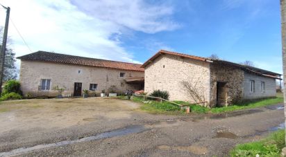 Farm 9 rooms of 180 m² in Sommières-du-Clain (86160)