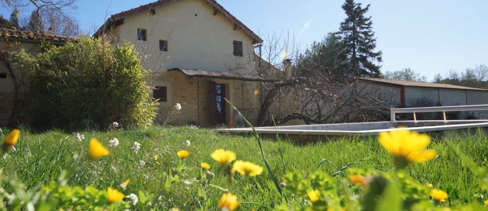 House 9 rooms of 277 m² in Vaison-la-Romaine (84110)