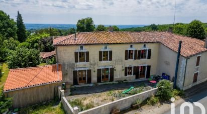 Maison de campagne 7 pièces de 206 m² à Rouzède (16220)