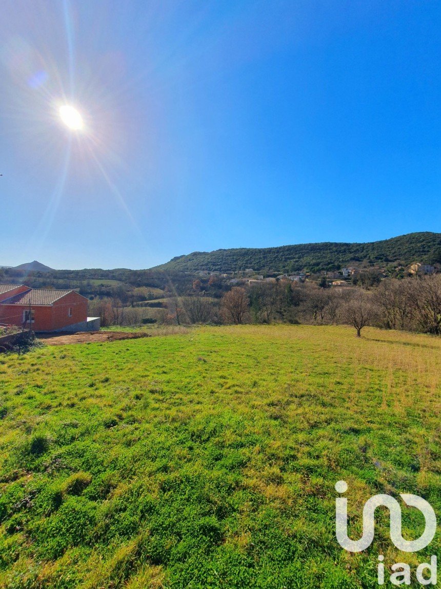 Land of 2,295 m² in Le Pradal (34600)