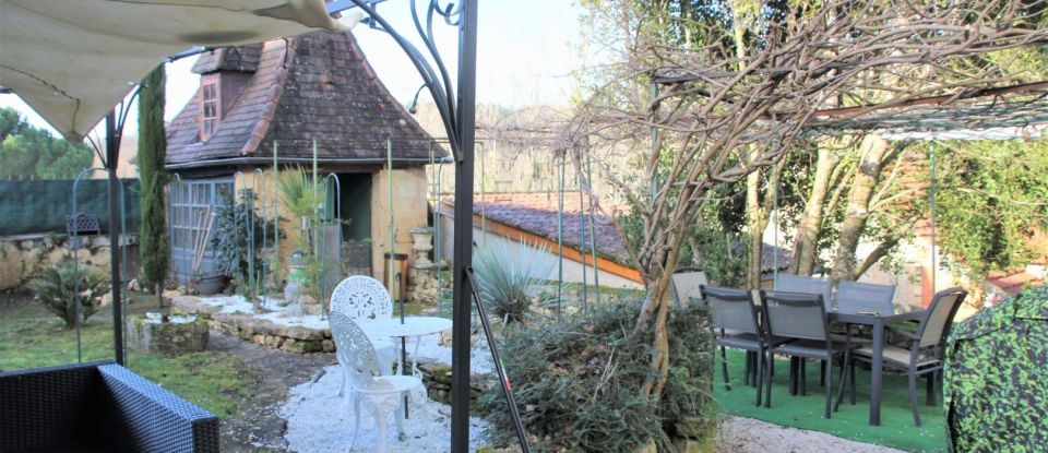 Maison 8 pièces de 230 m² à Villefranche-du-Périgord (24550)