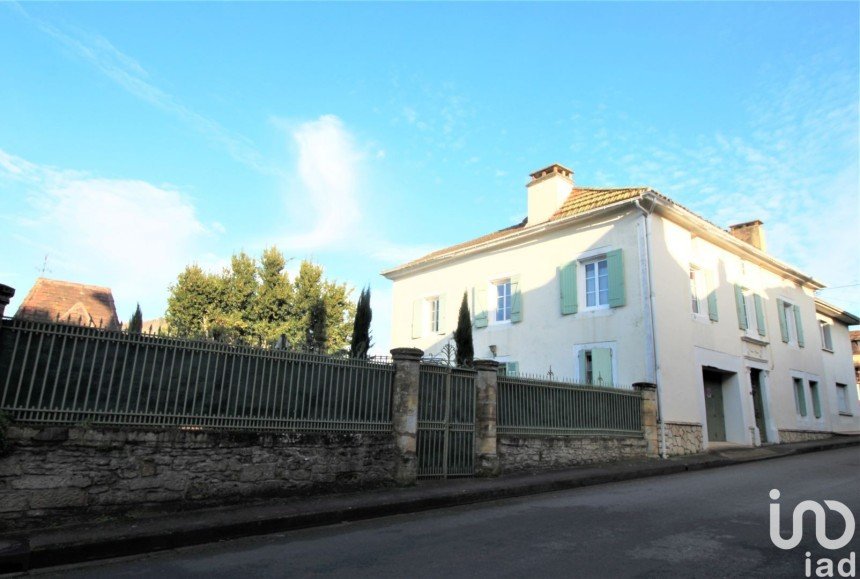 Maison 8 pièces de 230 m² à Villefranche-du-Périgord (24550)