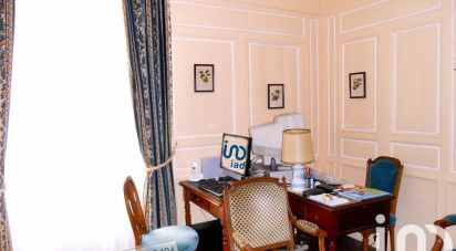 Apartment 3 rooms of 71 m² in Versailles (78000)