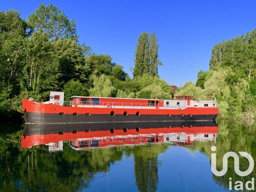 Péniche 6 pièces de 200 m² à MORET-SUR-LOING (77250)