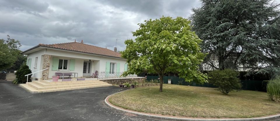 Vente Maison 106m² 4 Pièces à Chazelles (16380) - Iad France