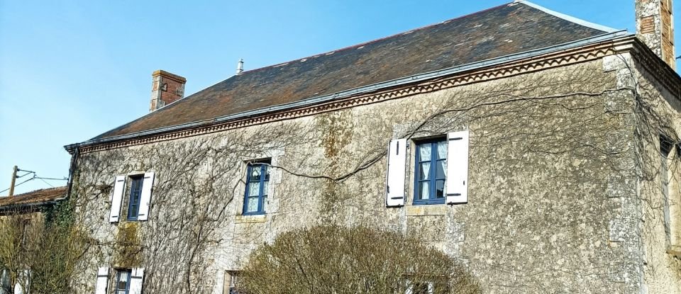 Country house 8 rooms of 160 m² in La Grimaudière (86330)