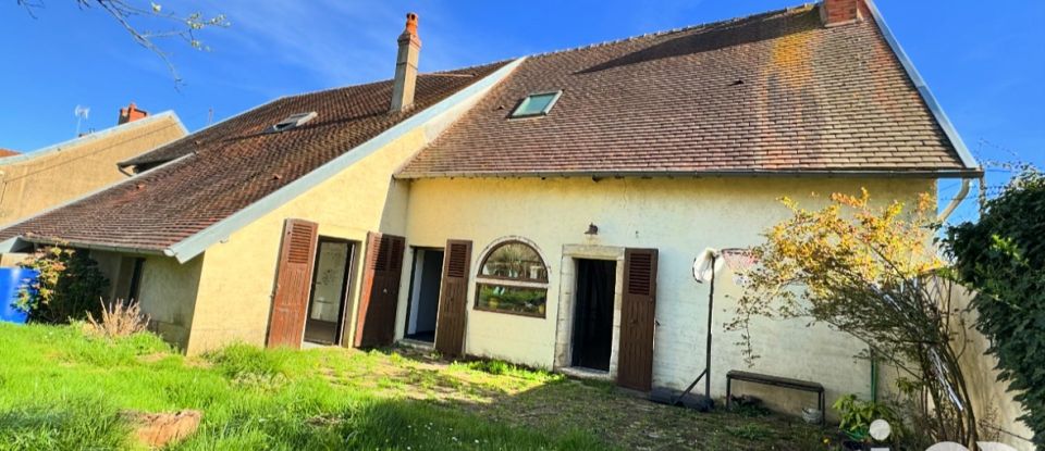 Longère 6 pièces de 155 m² à Cosne-Cours-sur-Loire (58200)