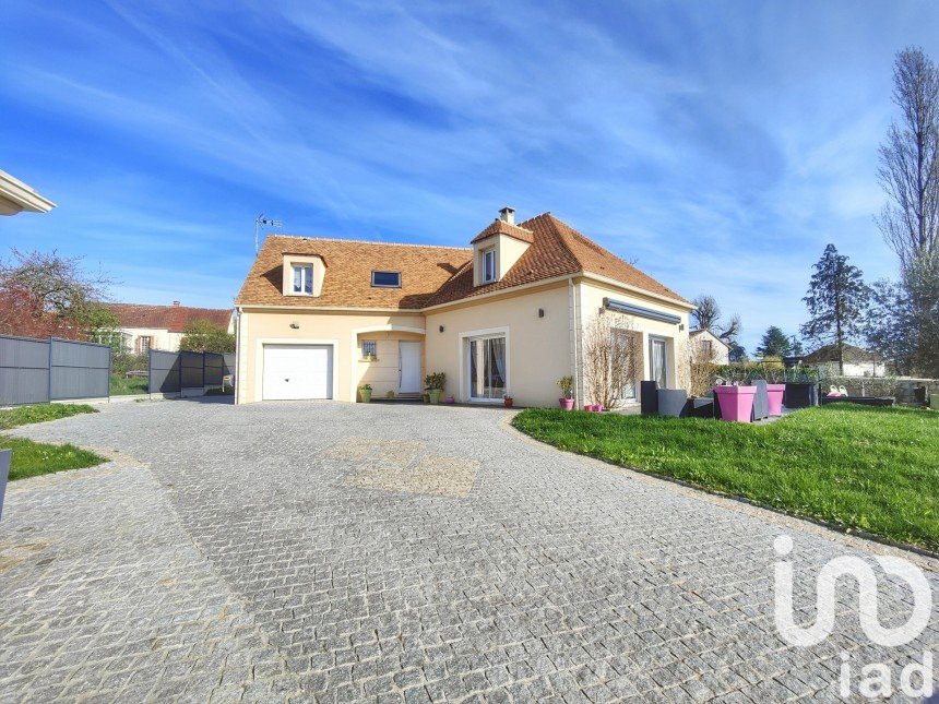 Maison traditionnelle 6 pièces de 183 m² à Boissy-Mauvoisin (78200)