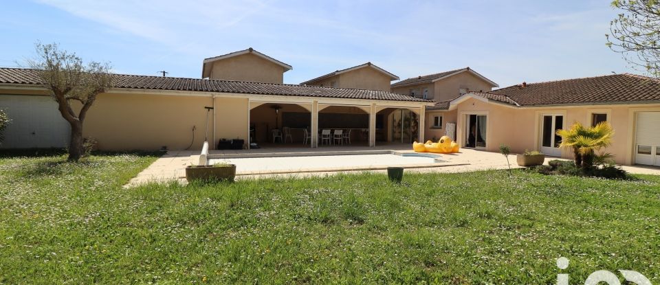 Maison 4 pièces de 140 m² à Yvrac (33370)