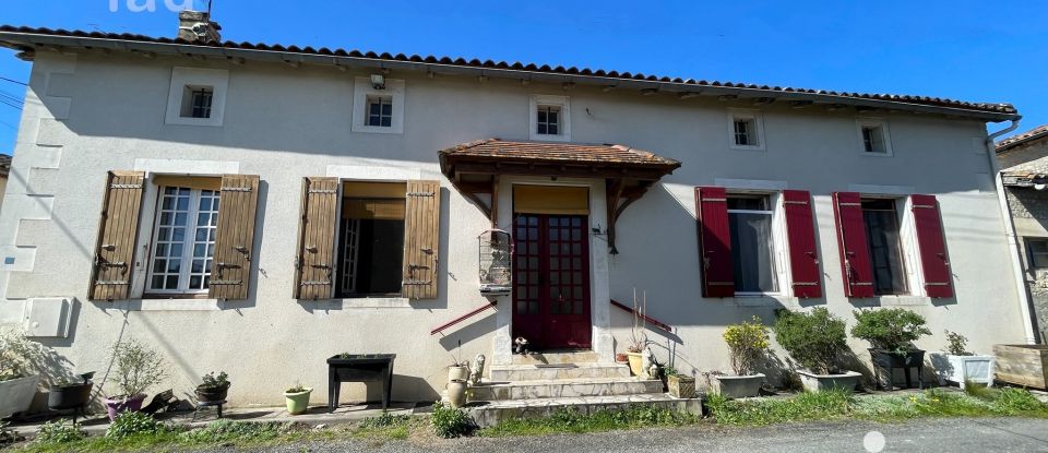 Village house 5 rooms of 130 m² in Fontaines-d'Ozillac (17500)