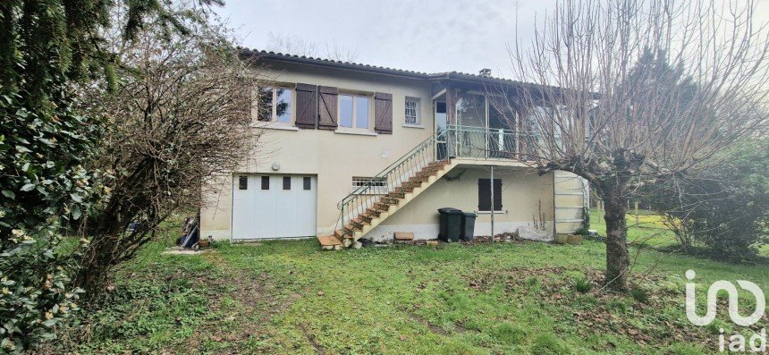 Maison 4 pièces de 90 m² à Saint-Léon-sur-l'Isle (24110)