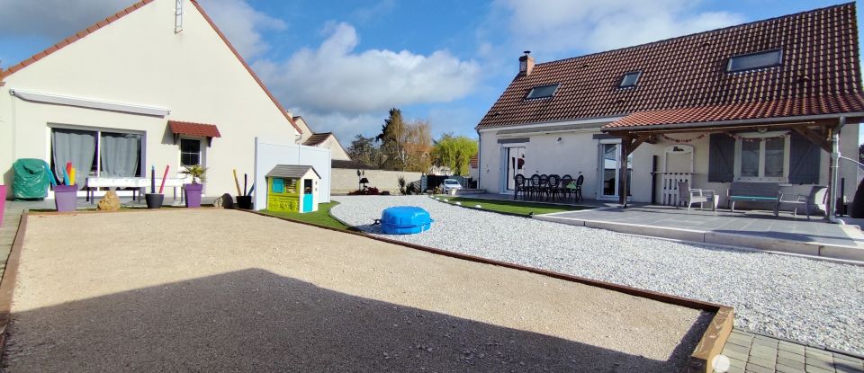 House 9 rooms of 215 m² in Lailly-en-Val (45740)