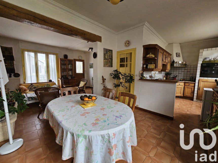 House 6 rooms of 125 m² in Brunoy (91800)