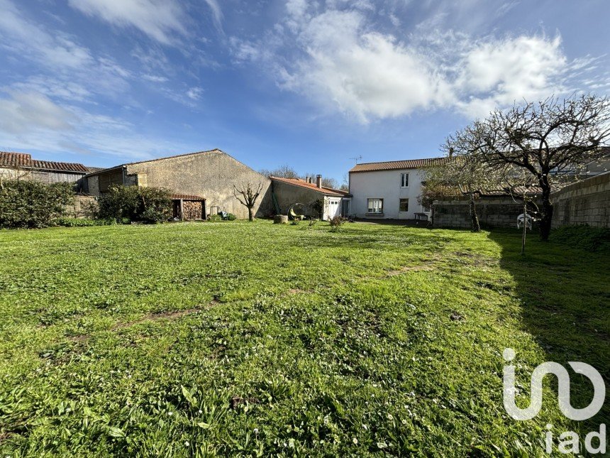 Maison de village 8 pièces de 180 m² à Aigrefeuille-d'Aunis (17290)