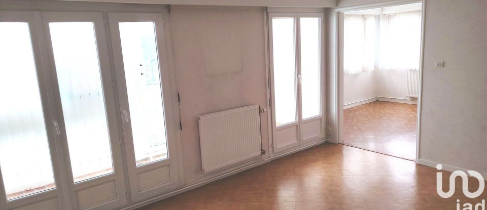 Appartement 5 pièces de 100 m² à La Roche-sur-Yon (85000)