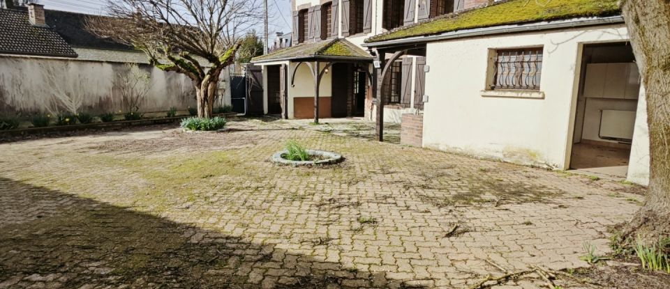 Demeure 7 pièces de 210 m² à Venizy (89210)