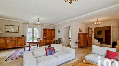 Traditional house 6 rooms of 180 m² in Aix-en-Provence (13100)