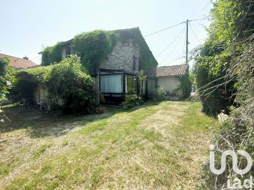 Maison 5 pièces de 104 m² à Castelnau-Magnoac (65230)