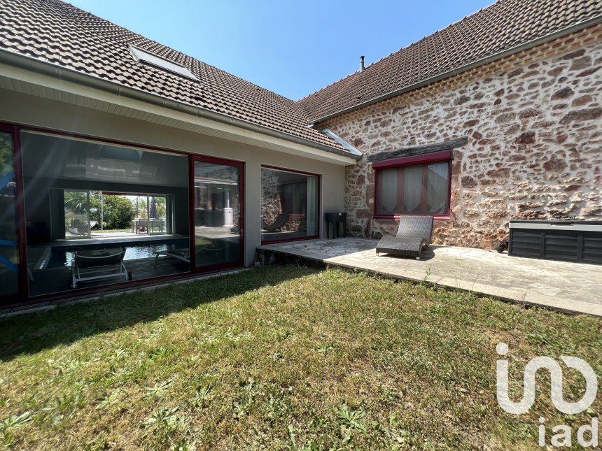 Longère 6 pièces de 295 m² à Saint-Agnan (71160)