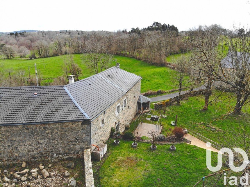 Maison traditionnelle 6 pièces de 190 m² à Albaret-le-Comtal (48310)