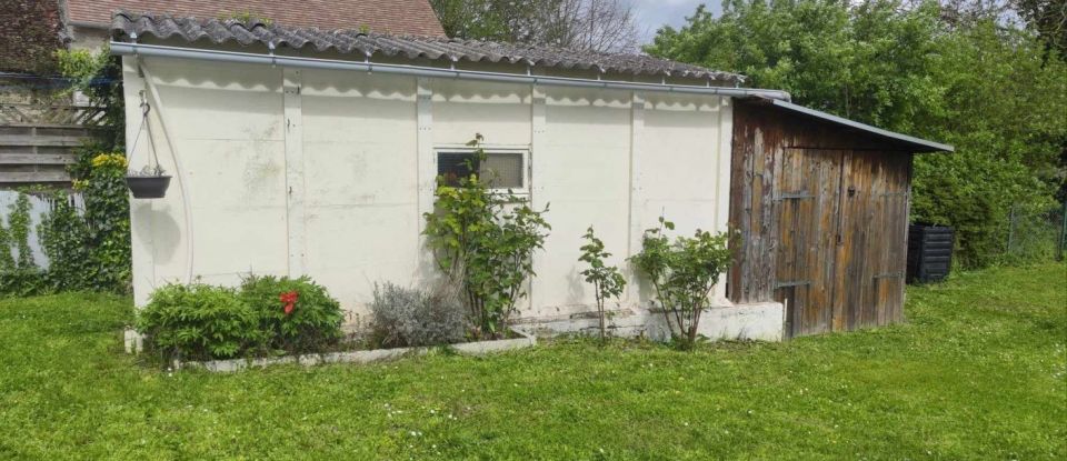 House 4 rooms of 70 m² in Yèvre-la-Ville (45300)