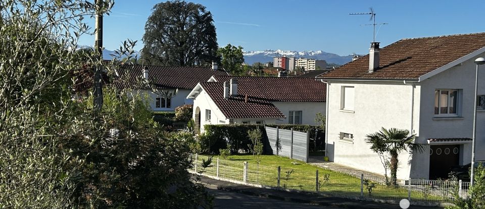 Traditional house 5 rooms of 158 m² in Pau (64000)