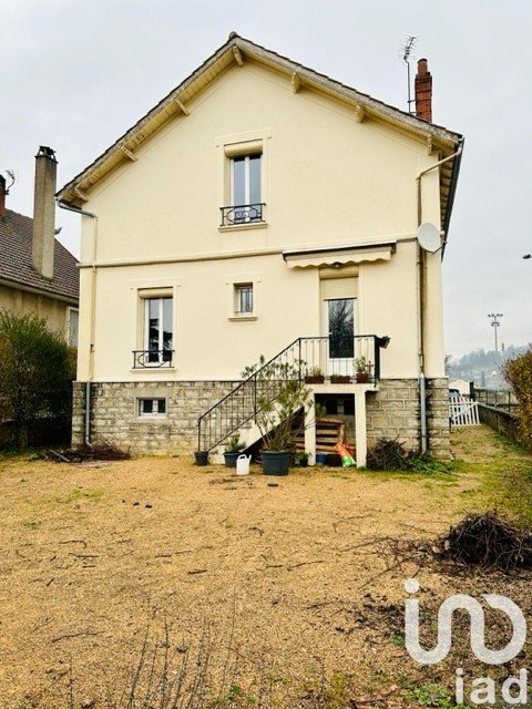 Maison 5 pièces de 120 m² à Saint-Céré (46400)