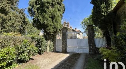 Mansion 11 rooms of 465 m² in Parthenay (79200)