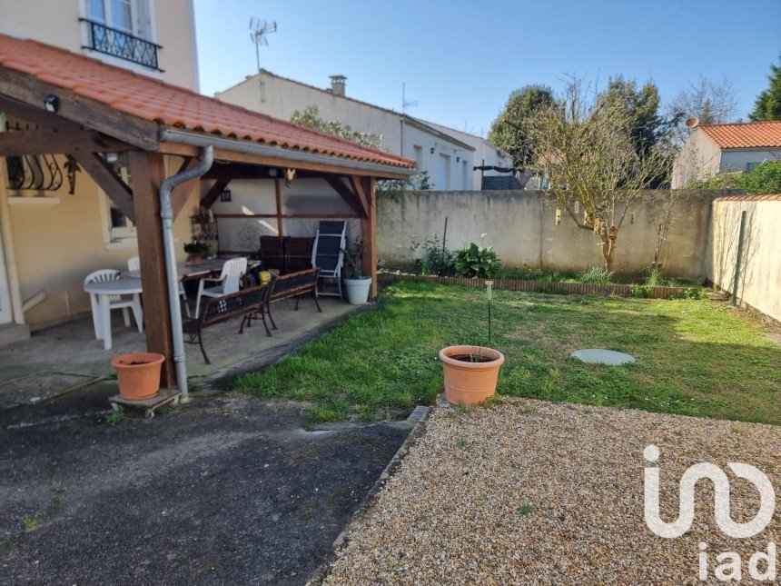 Maison 6 pièces de 89 m² à Saint-Nazaire-sur-Charente (17780)