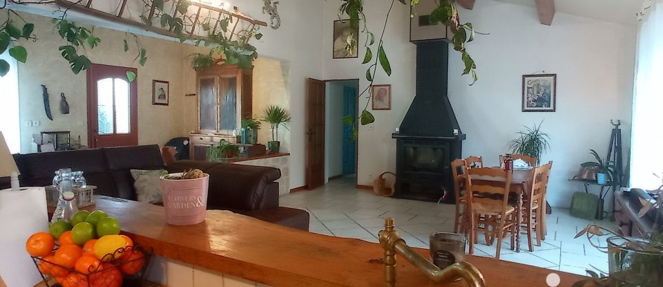 Traditional house 6 rooms of 127 m² in Tonnay-Charente (17430)