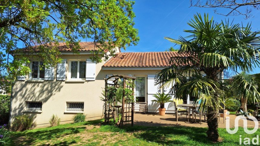 Maison traditionnelle 5 pièces de 92 m² à Chauvigny (86300)