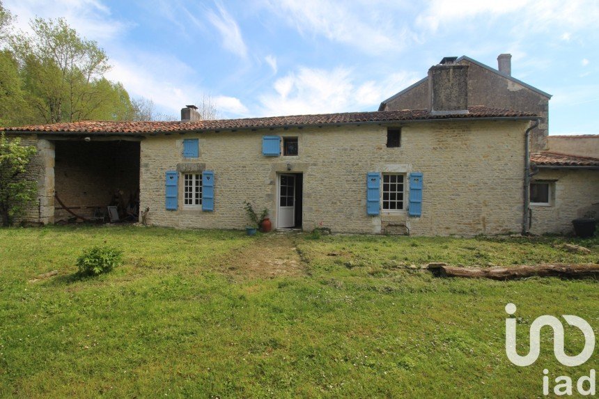 Country house 4 rooms of 96 m² in Dampierre-sur-Boutonne (17470)