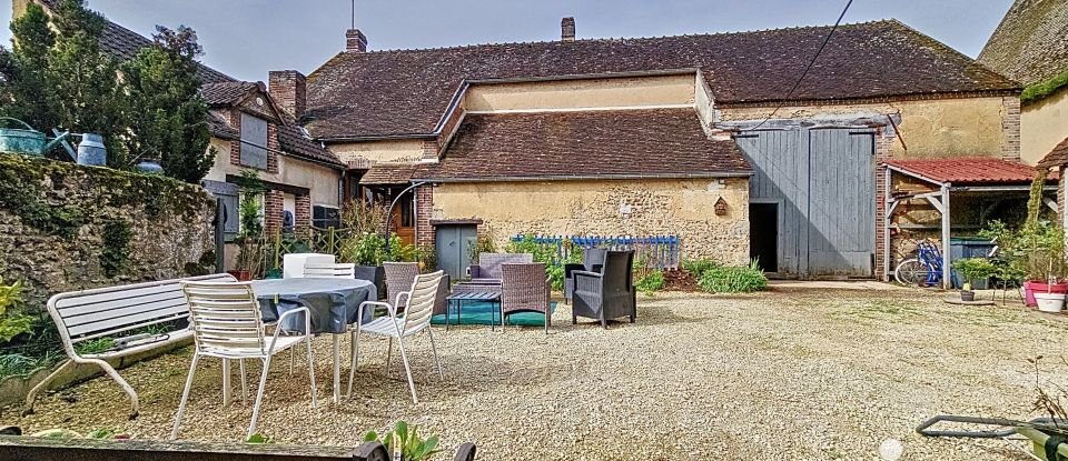 House 4 rooms of 106 m² in Sépeaux-Saint Romain (89116)