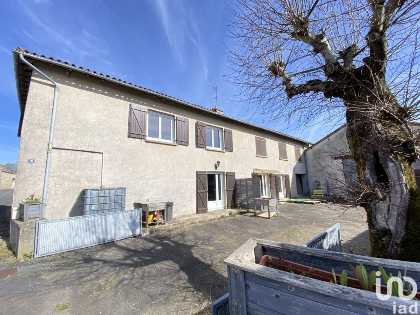 Vente Maison 125m² 7 Pièces à Charroux (86250) - Iad France