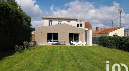 Maison traditionnelle 6 pièces de 210 m² à Douvrin (62138)