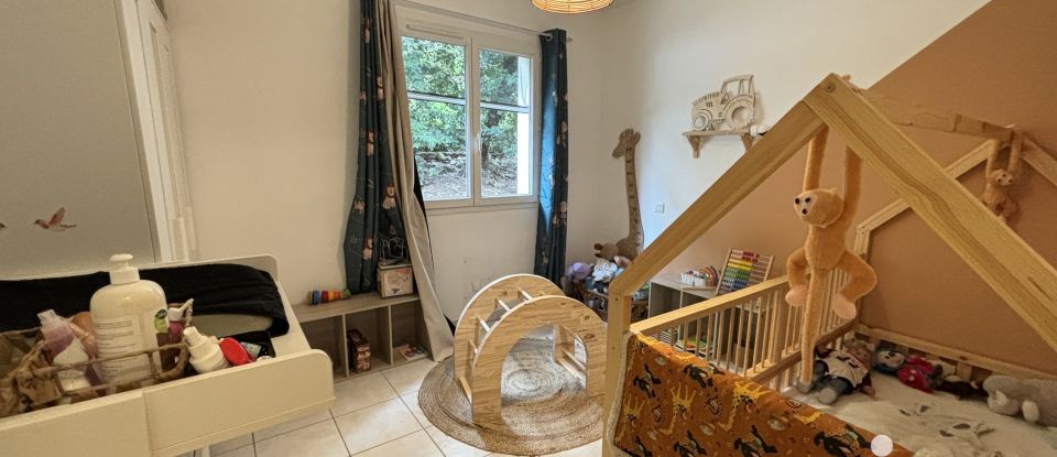 Maison 4 pièces de 91 m² à Jaujac (07380)