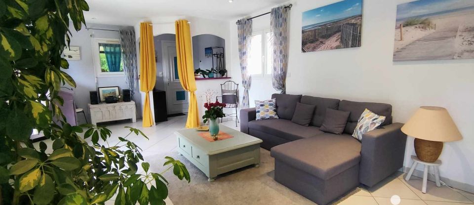 House 4 rooms of 137 m² in Saint-Sulpice-de-Royan (17200)