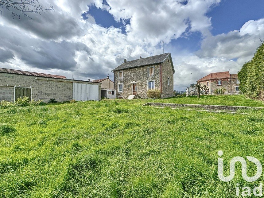 Country house 5 rooms of 163 m² in Ville-sur-Tourbe (51800)