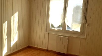 House 3 rooms of 65 m² in Plévin (22340)