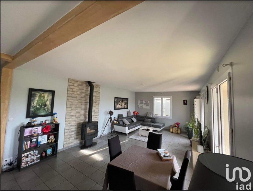 House 3 rooms of 98 m² in Sèvremont (85700)