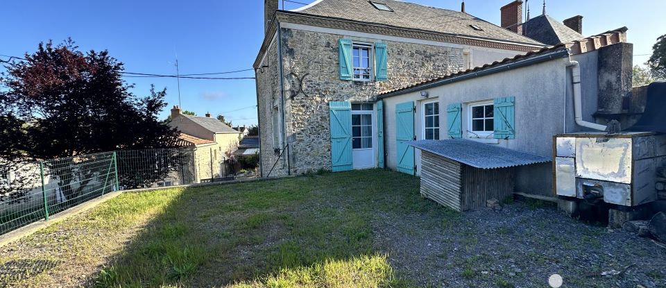 Maison de village 4 pièces de 118 m² à Saint-Varent (79330)