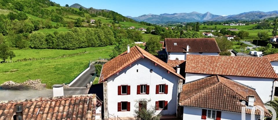 Village house 8 rooms of 190 m² in Irouléguy (64220)