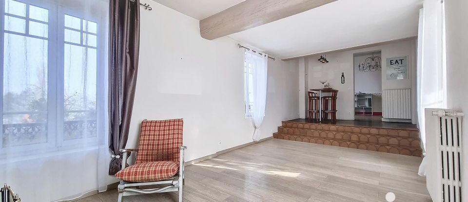 Maison 7 pièces de 160 m² à Villeneuve-la-Guyard (89340)