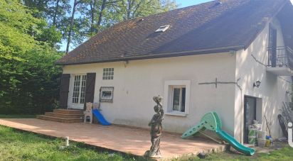 Maison traditionnelle 6 pièces de 165 m² à Ervauville (45320)
