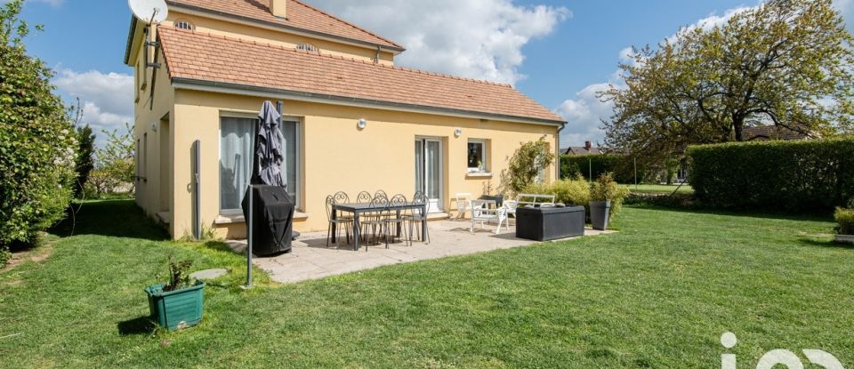 Maison traditionnelle 5 pièces de 180 m² à La Bourdinière-Saint-Loup (28360)