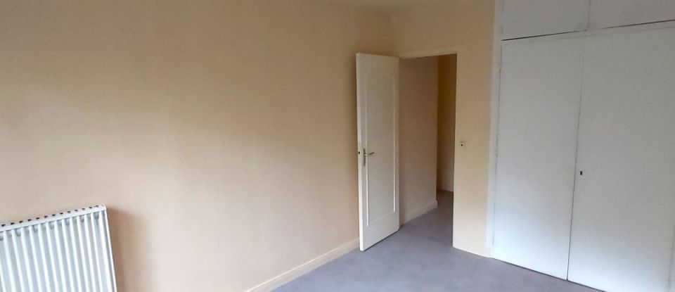 Appartement 4 pièces de 75 m² à - (91000)